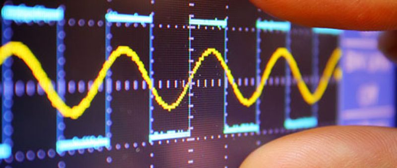 wave on oscilloscope probe arm sinus signal